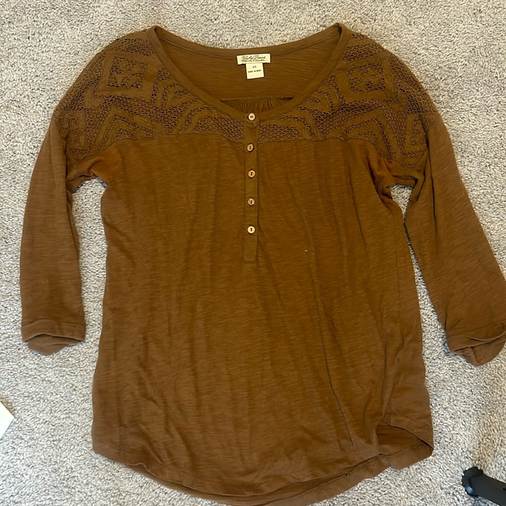 Lucky brand three-quarter shirt super cute great condition xs